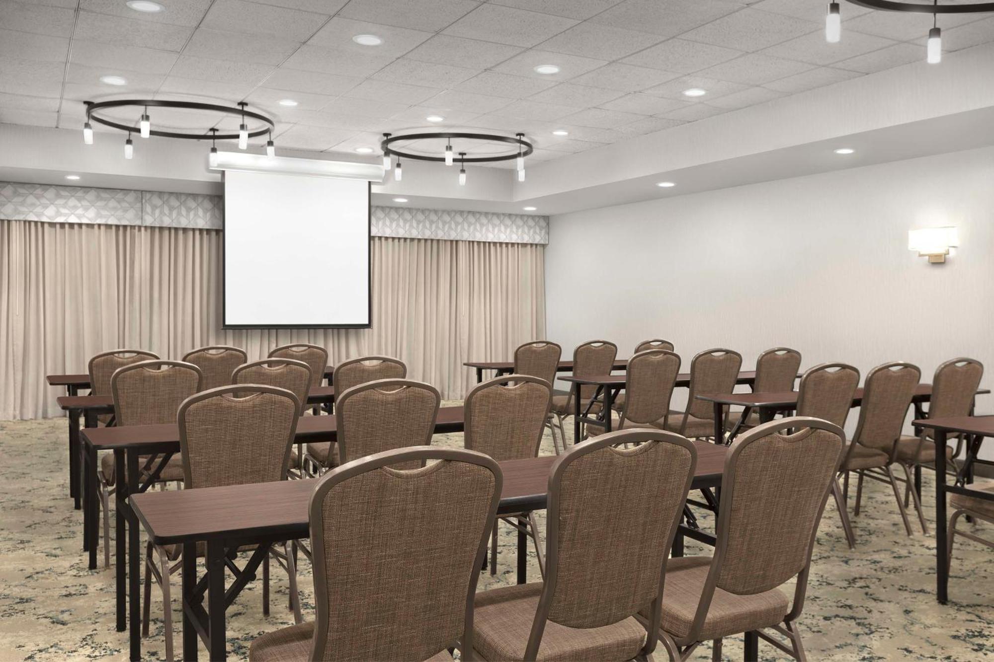 Hilton Garden Inn Raleigh Capital Blvd I-540 Экстерьер фото
