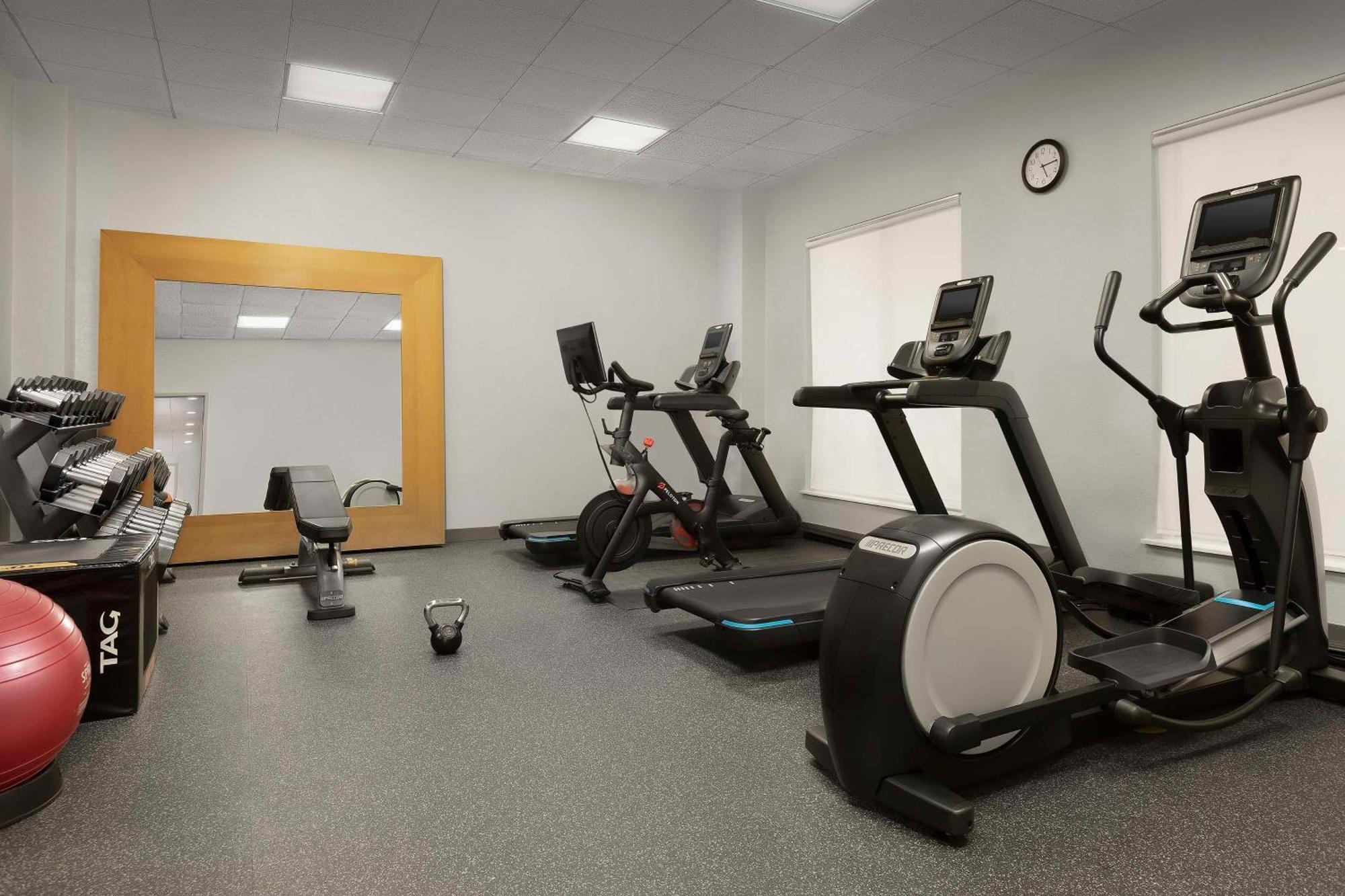 Hilton Garden Inn Raleigh Capital Blvd I-540 Экстерьер фото
