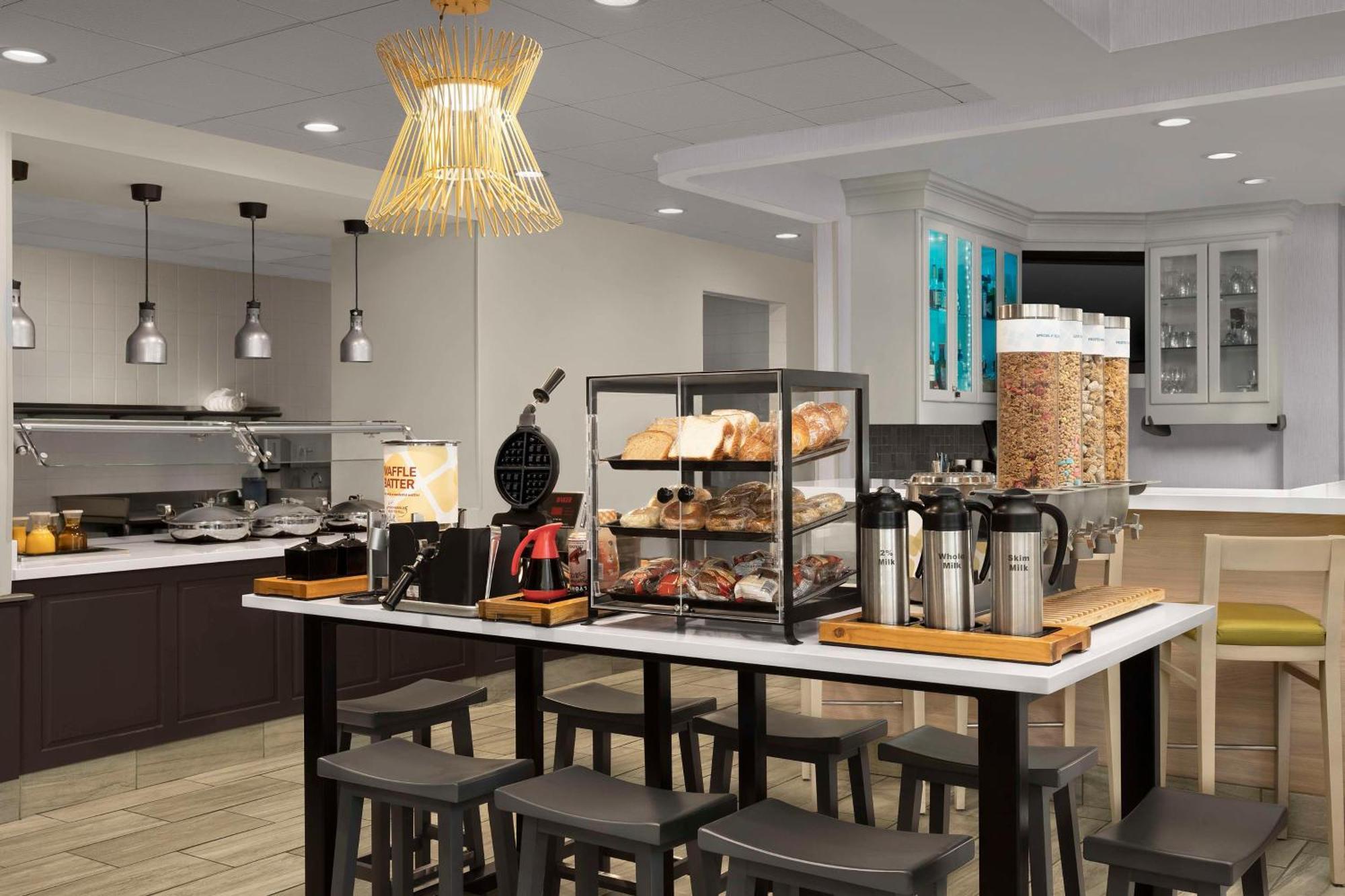 Hilton Garden Inn Raleigh Capital Blvd I-540 Экстерьер фото