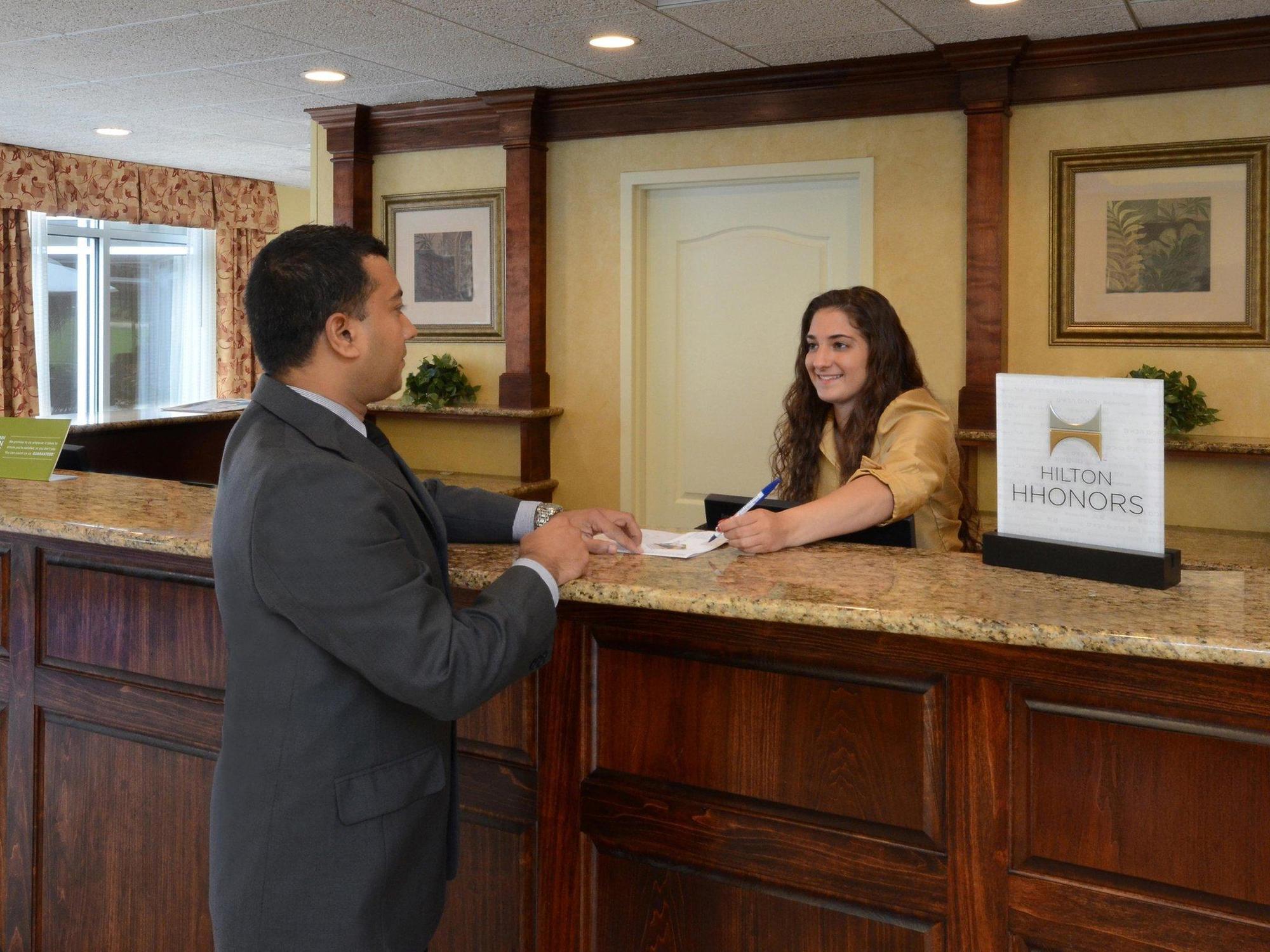 Hilton Garden Inn Raleigh Capital Blvd I-540 Экстерьер фото